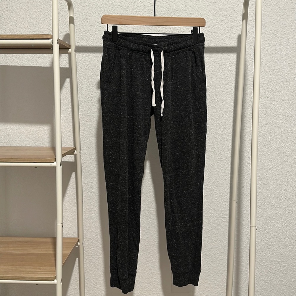 GRG heathered charcoal joggers w/ pockets & drawstring waist